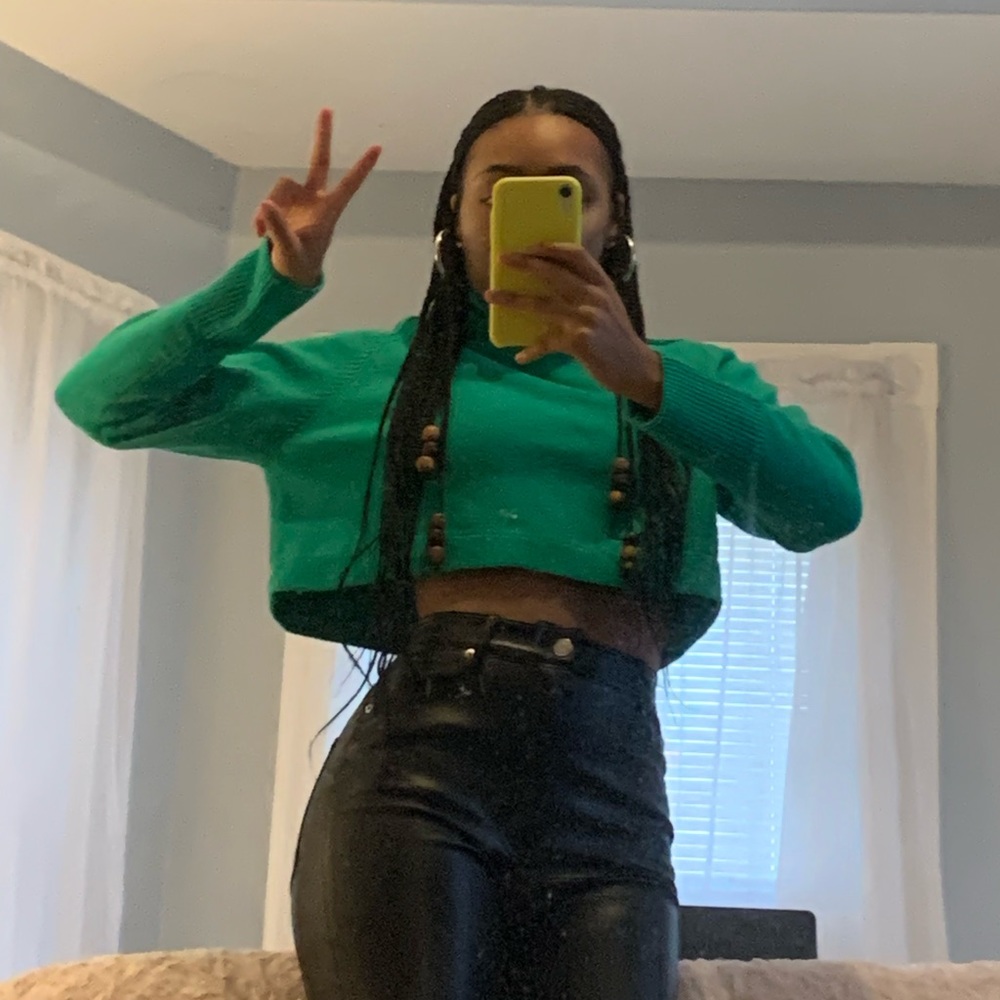 Emerald Green Cropped Turtleneck